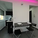 Moonpink - Basel - Airport - Highquality *