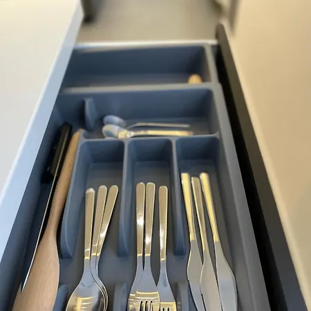 Moonpink - Basel - Airport - Highquality *