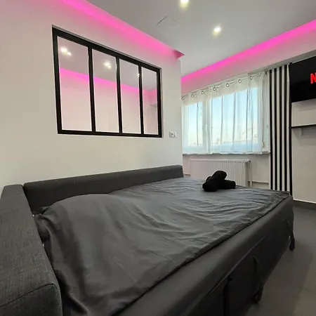 Moonpink - Basel - Airport - Highquality Apartamento *