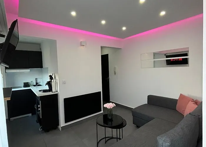 Moonpink - Basel - Airport - Highquality Apartamento
